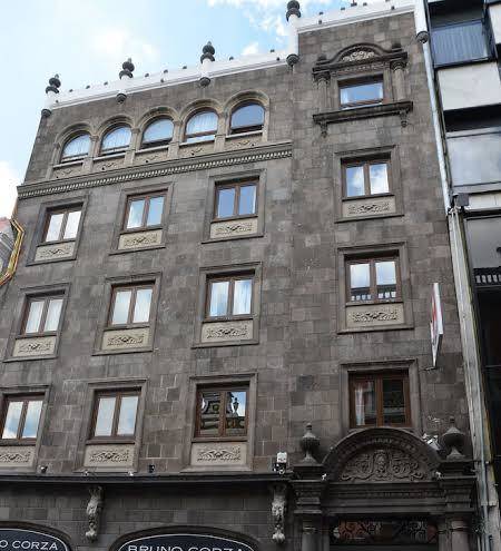 Hotel palace