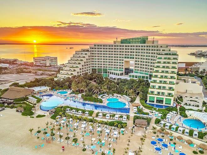 Live aqua beach resort cancun
