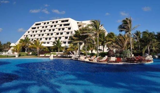 Oasis cancun lite