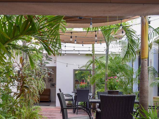 Hotel & suites bucaneros