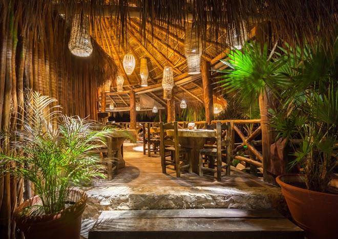 Beachfront hotel la palapa