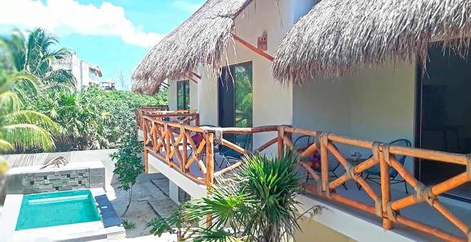La puerta azul beachfront adults only