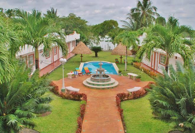 Hotel lagoon