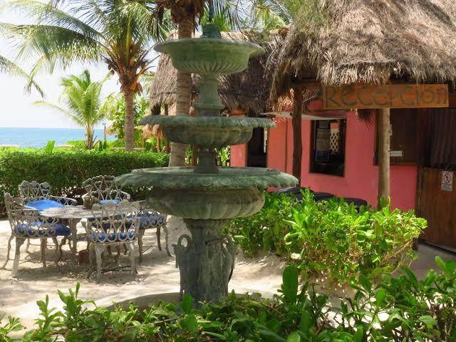 Acamaya reef cabanas & beach bar