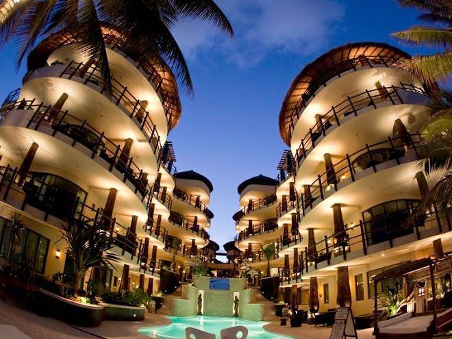 El taj oceanfront & beachside condo hotel