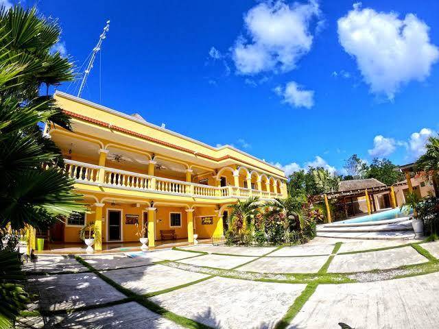Hotel & hacienda scarlette