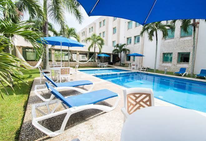 Holiday inn express paraiso dos bocas