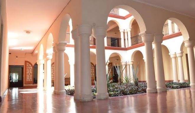 Hotel los monteros