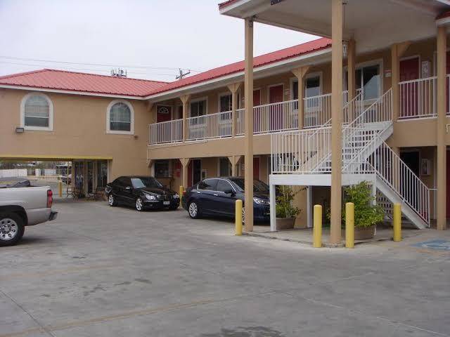 Eagle pass inn