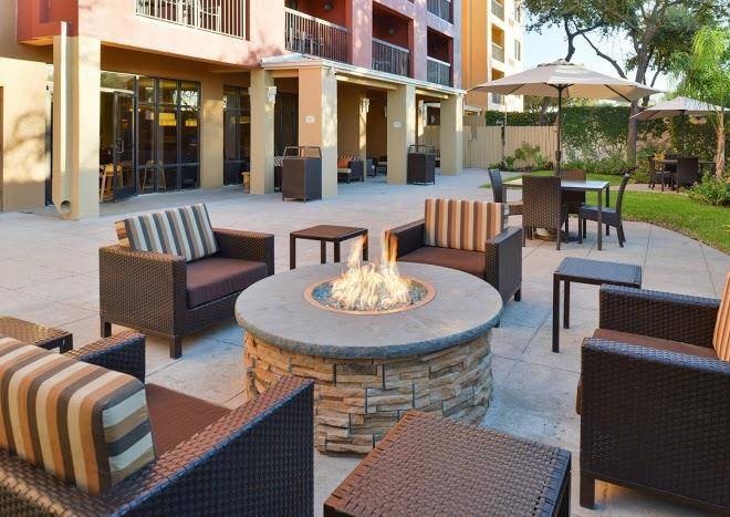 Courtyard by marriott laredo