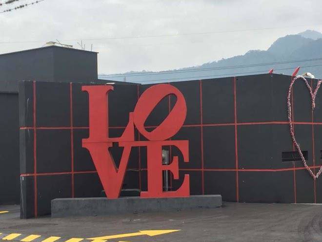 Love auto suites