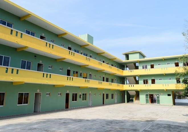 Hotel los robles
