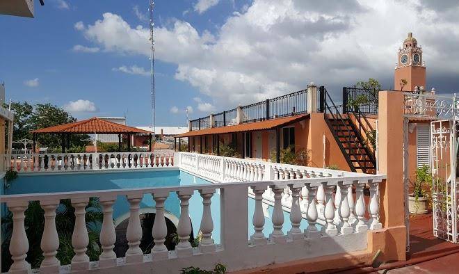 Hotel los arcos
