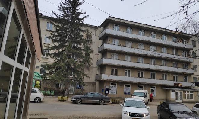 Hotel balti & ups store