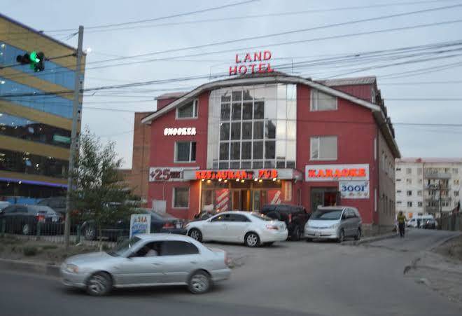 Land hotel