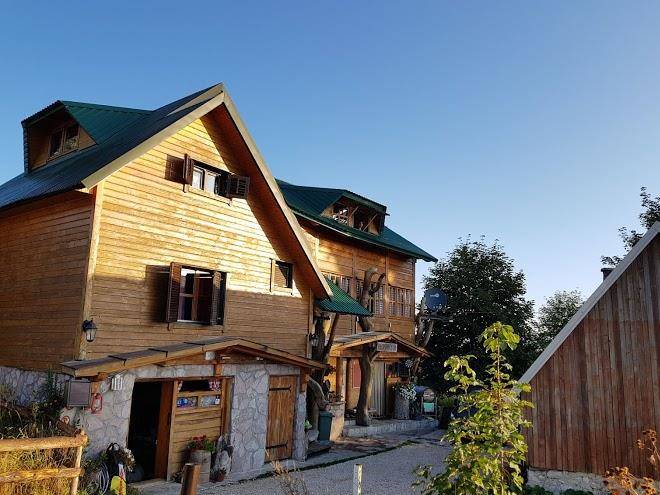 Neviden'o mountain home