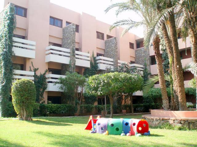 Hotel amine