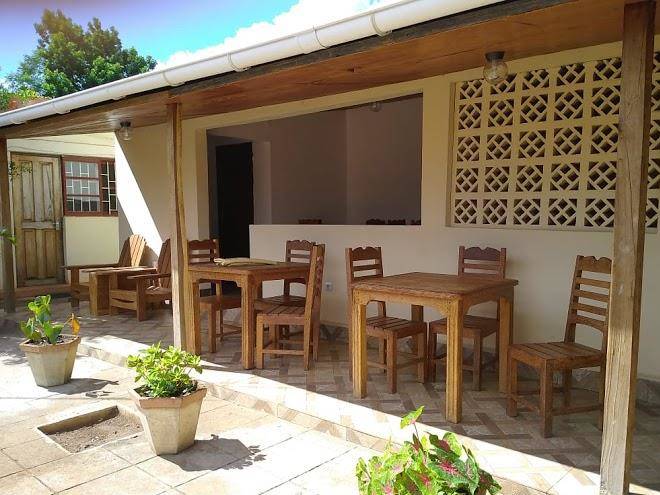 Hospedaria januario & servicos lda