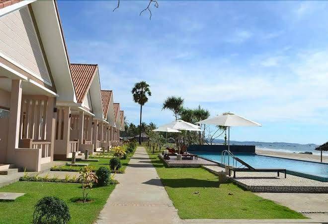 Grand Ngwe Saung Resort
