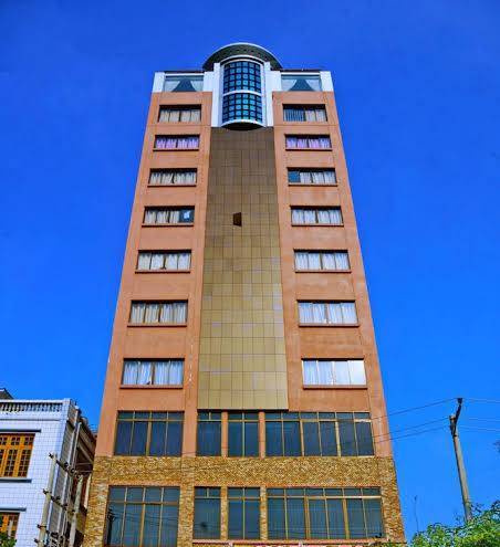 Hotel 76