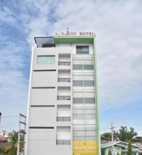 Paragon hotel