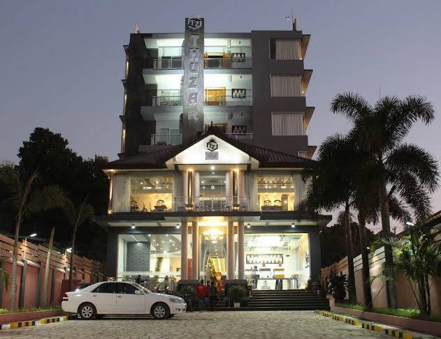 Hotel thuzar