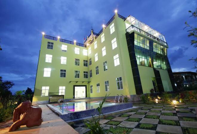 Deluxe hotel shwe nyaung & inle lake