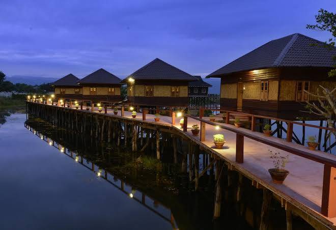Shwe inn tha floating resort