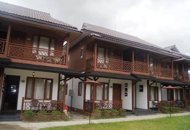 The white avenue hotel