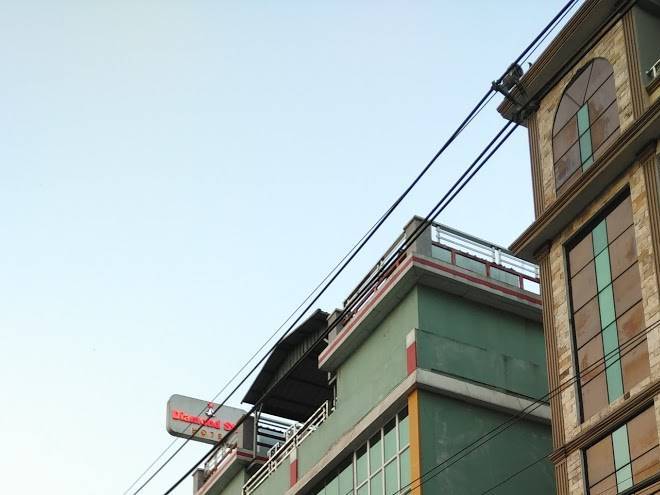 Diamond star hotel