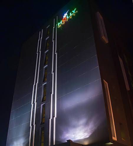 Holly hotel