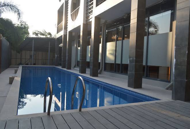 Airport avenue hotel