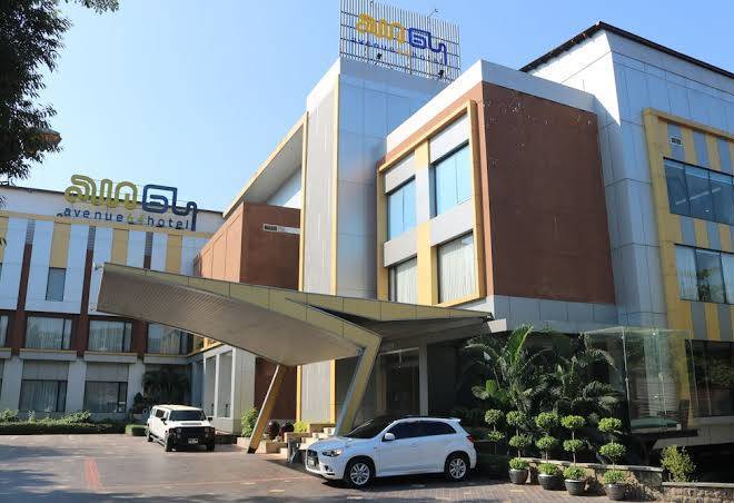 Avenue 64 hotel