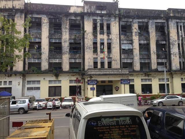 Everest hotel