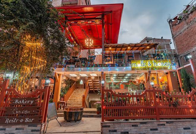 Hotel manang