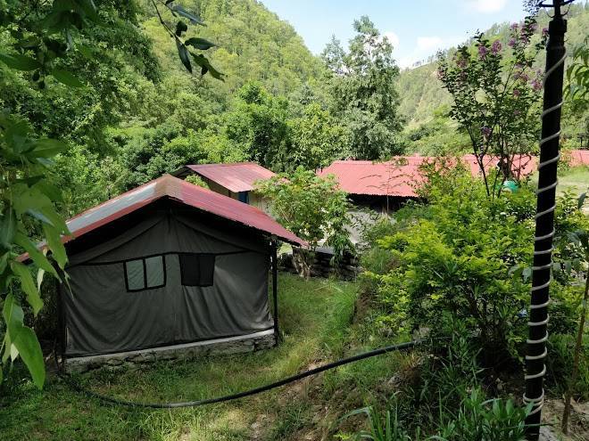 River bay rafting and resort