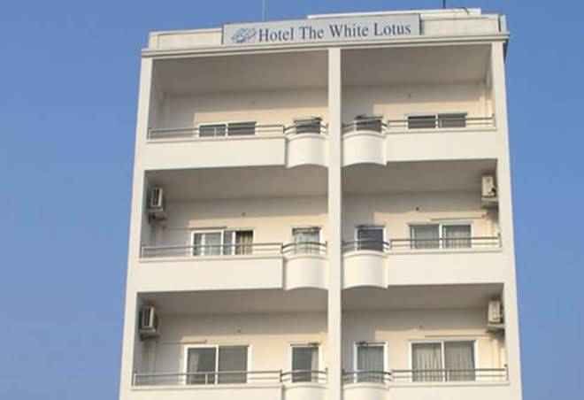 Hotel The White Lake Image