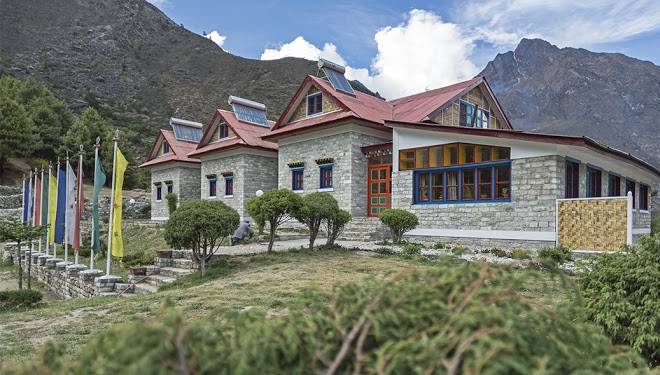 Everest summit lodge tashinga