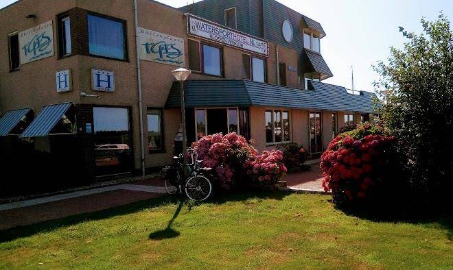 Buitenplaats tges hotel sneek aan het water