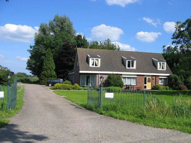 T suiderkruis air b&b