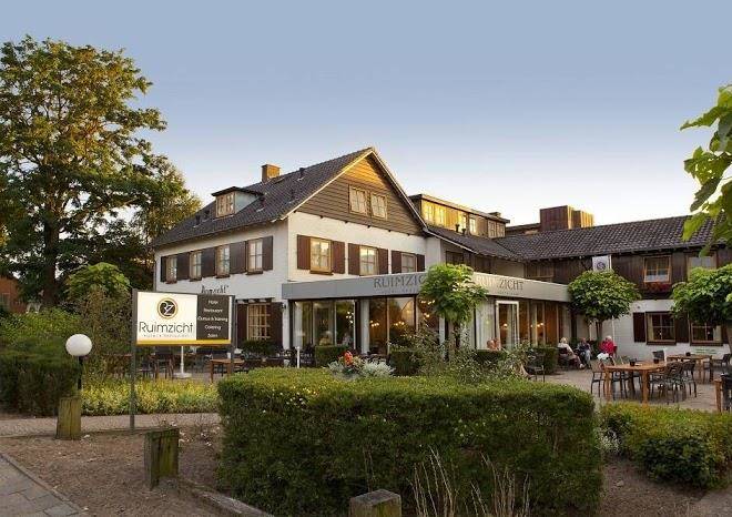 Hotel restaurant ruimzicht