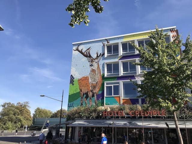 Hotel credible
