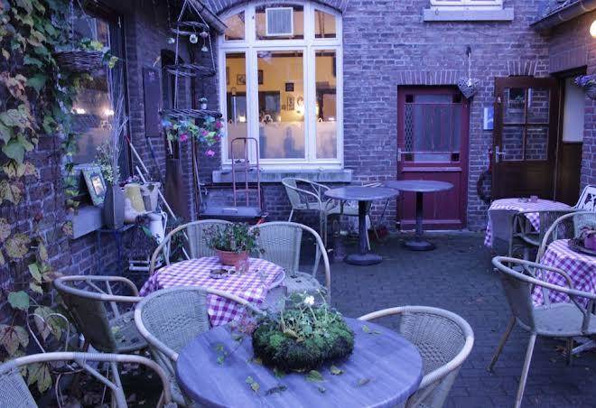 Hotel cafe le bonheur