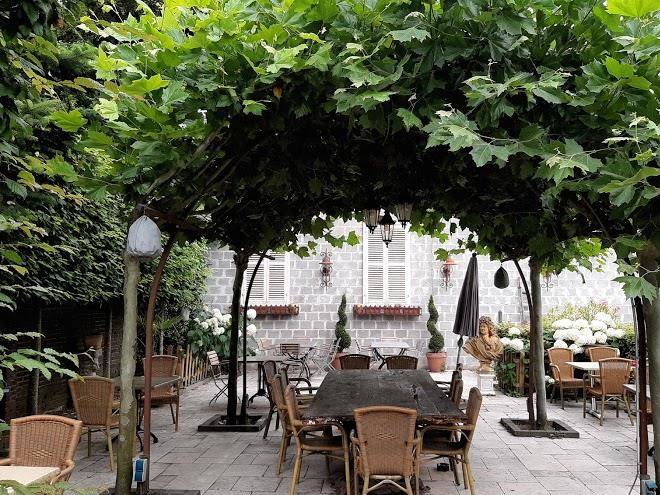 Hotel restaurant cafe parkzicht