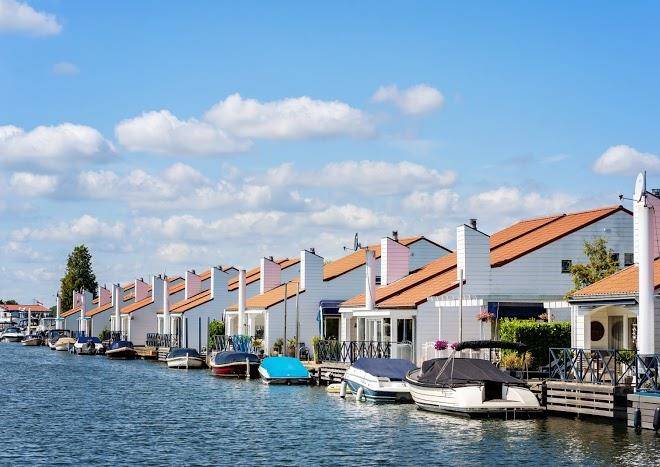 Resort marina oolderhuuske bv