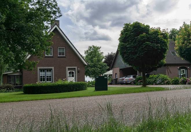 Bie os aan hoes