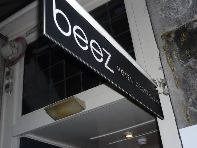 Beez hotel cocktail bar