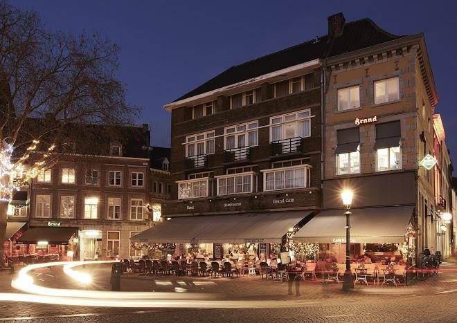Bar Kitchen Hotel De La Bourse Image