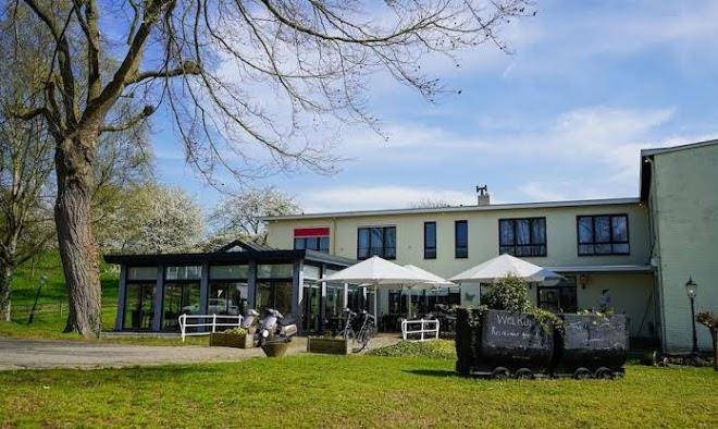 Hotel restaurant op de beek