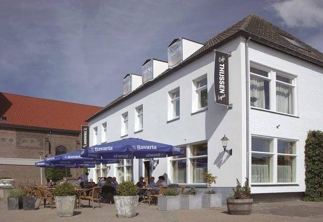 Cafe zaal hotel thijssen